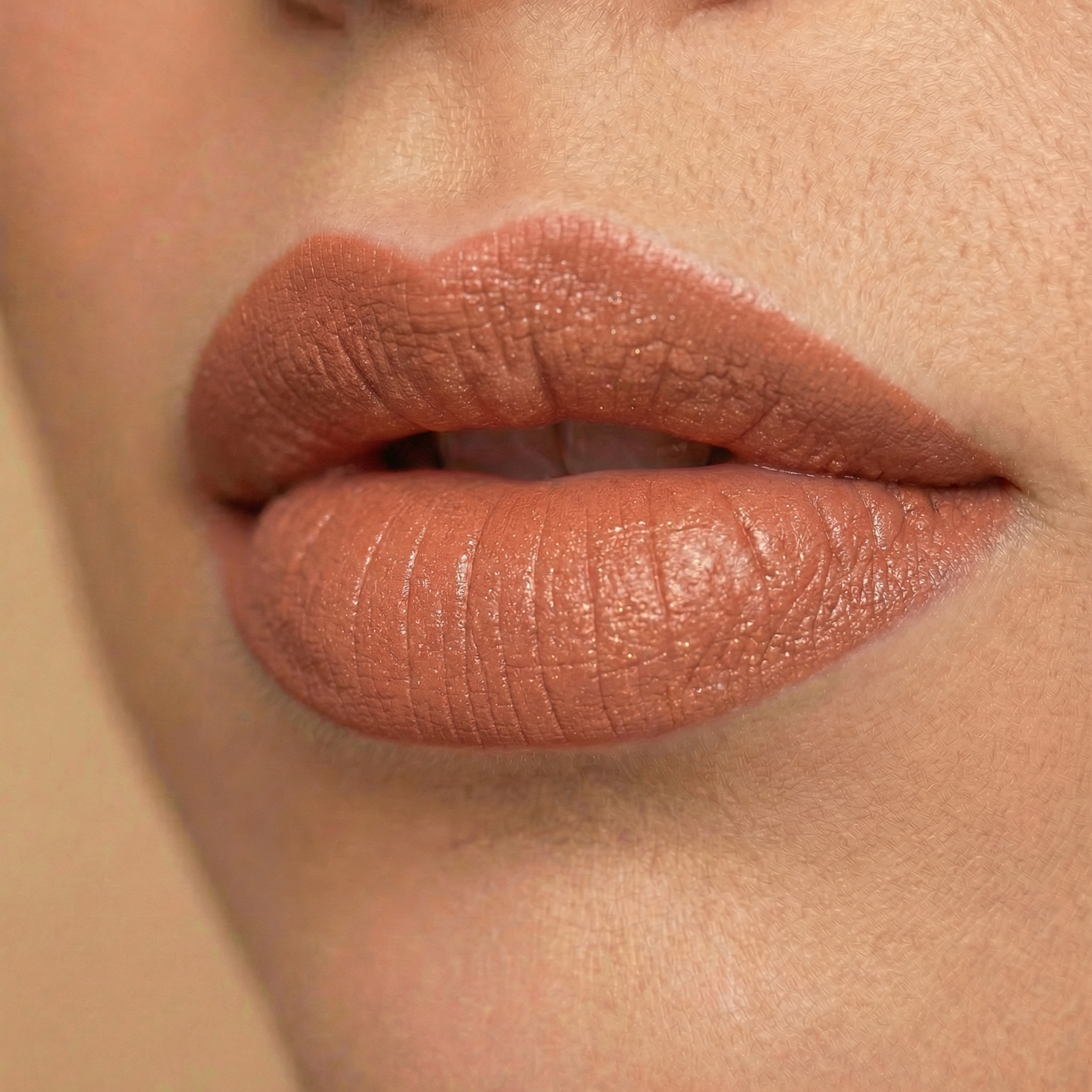 Mineral Lip Glazing Gloss