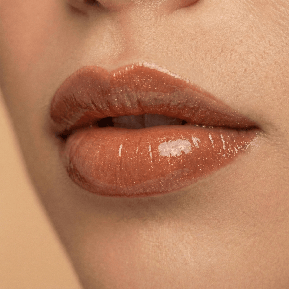 Mineral Lip Glazing Gloss
