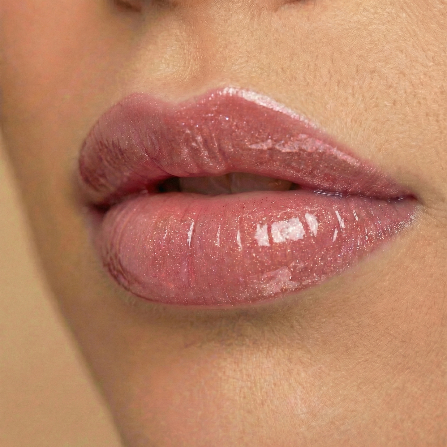 Mineral Lip Glazing Gloss