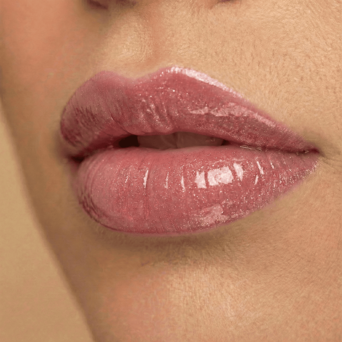 Mineral Lip Glazing Gloss
