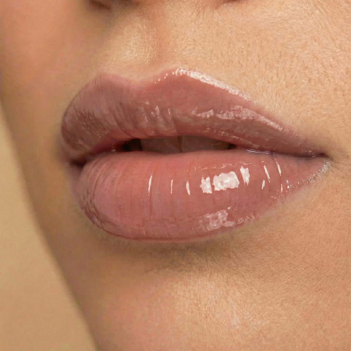 Mineral Lip Glazing Gloss