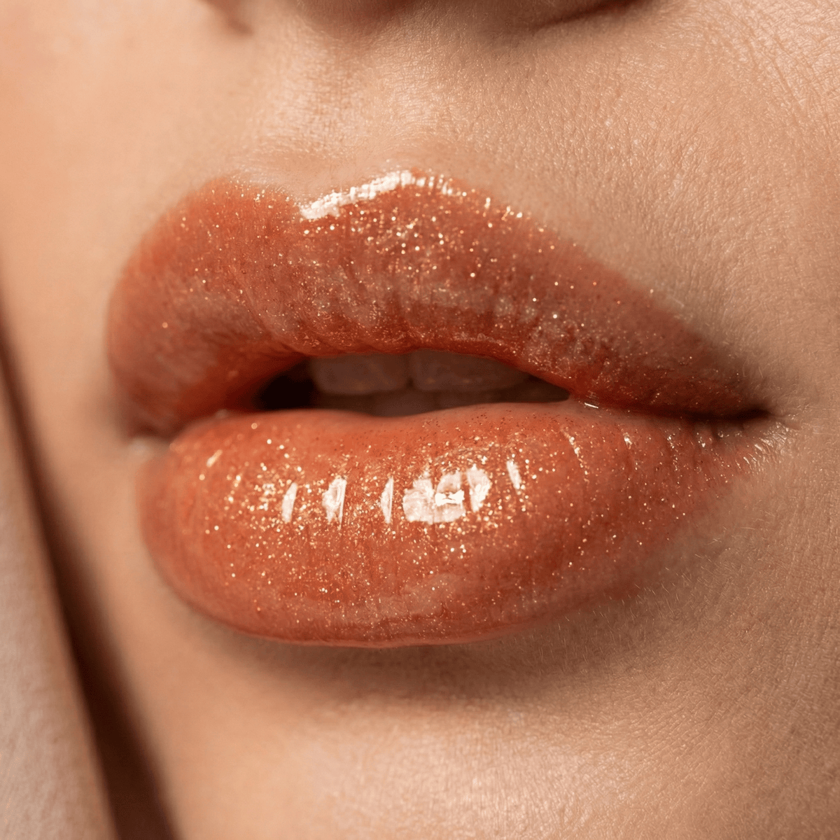 Mineral Lip Glazing Gloss