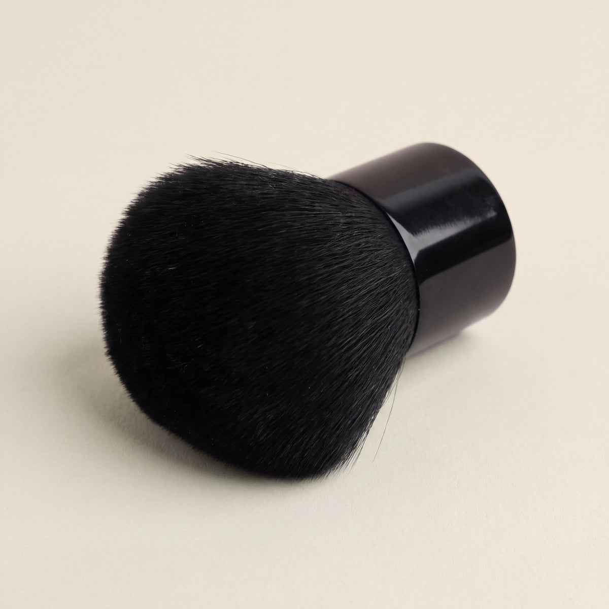 Kabuki brush