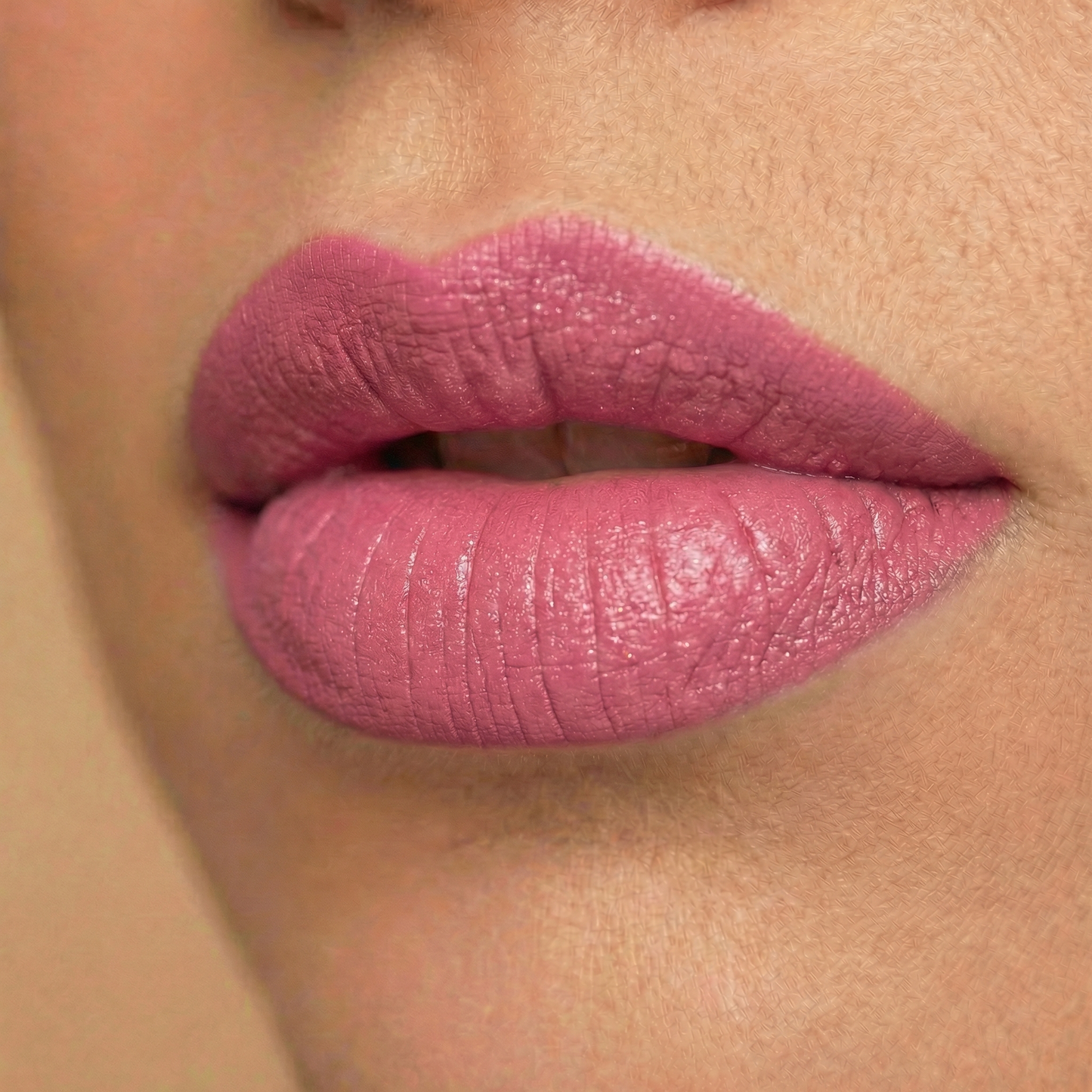 Mineral Lip Glazing Gloss
